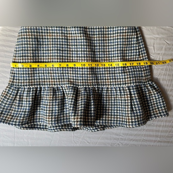 J. Crew•elastic waist houndstooth skirt•size 8•ruffle hem•100% wool•lined•multi - Picture 4 of 7